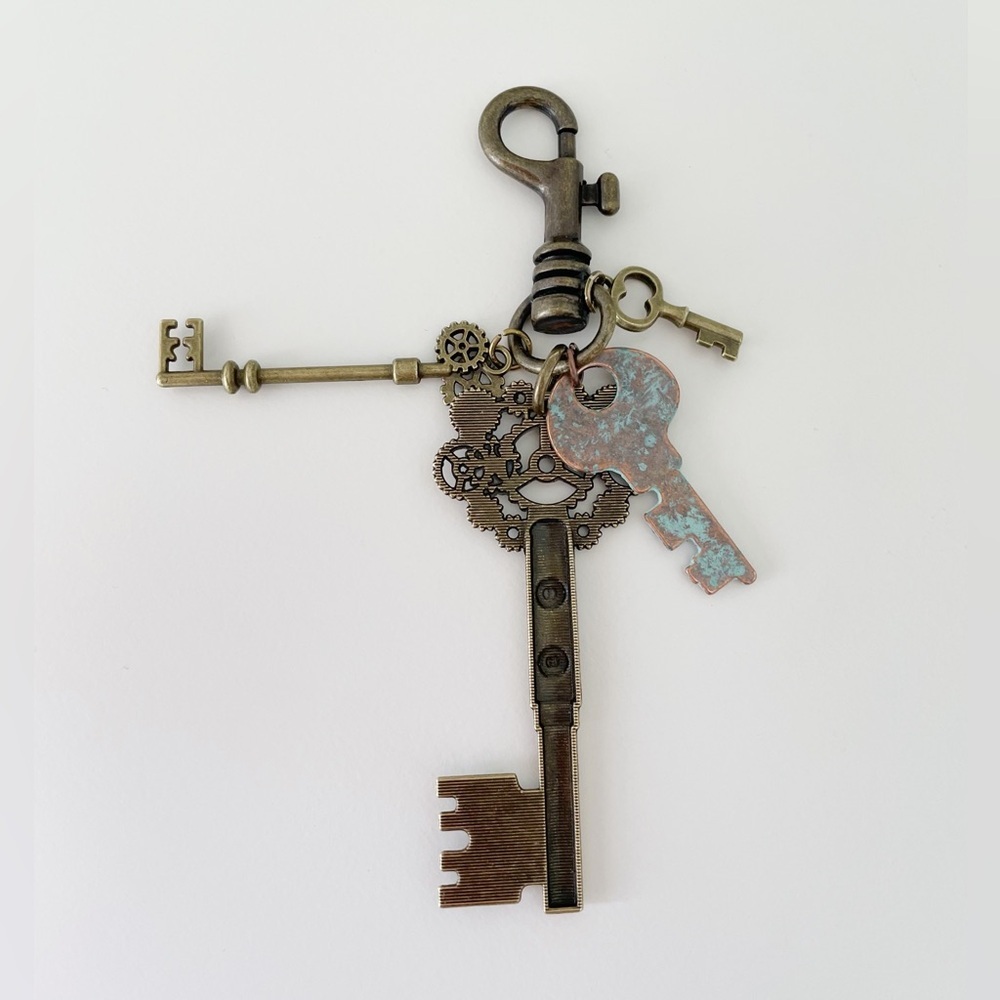 Key Bag Charm - Picture 6 of 6